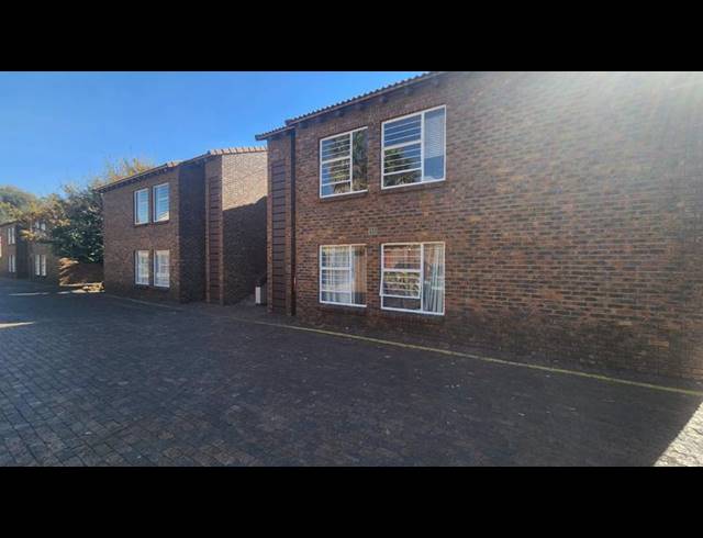 2 BEDROOM TOWNHOUSE FOR SALE IN NEW REDRUTH